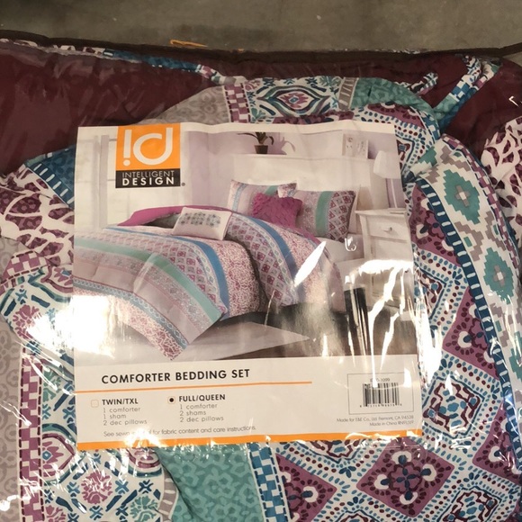 Comforter - Picture 1 of 2